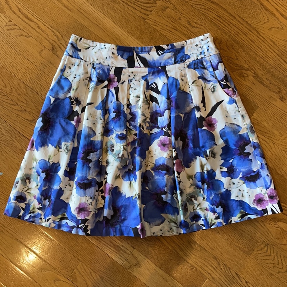 White House Black Market Floral Skirt